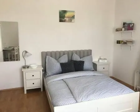 E Landisch Otel *