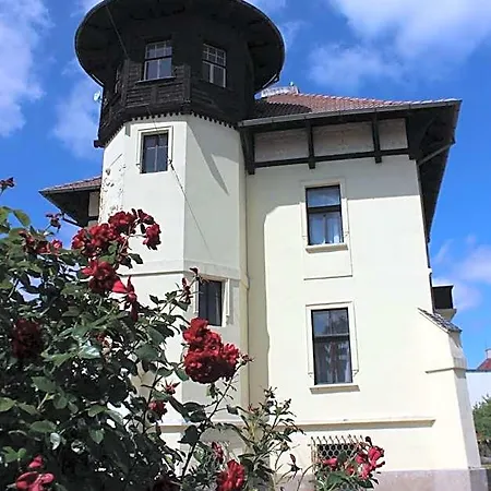 E Landisch Hotel *